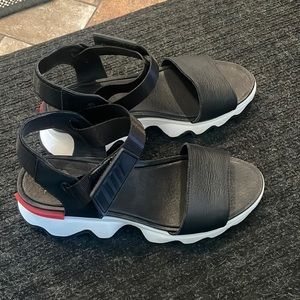 Sorel black and white chunky sandals